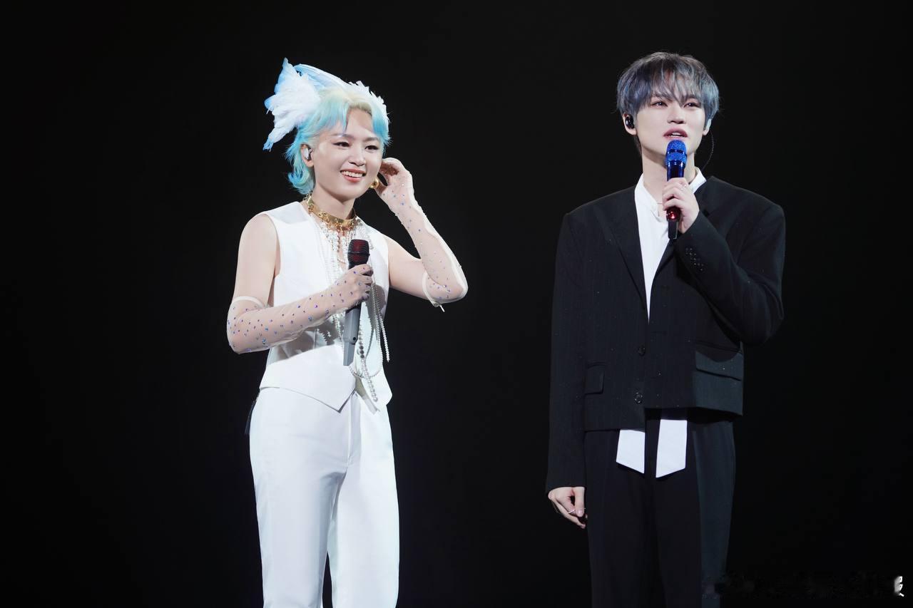 周笔畅[超话]周笔畅演唱会开到隐藏款了周笔畅一场演唱会两个嘉宾 本以为周笔畅演唱