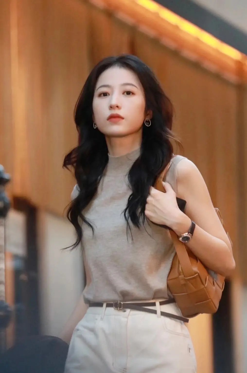 周雨彤不仅美气质才是真的好，感觉私服和剧里的服饰都很好看 ​​​