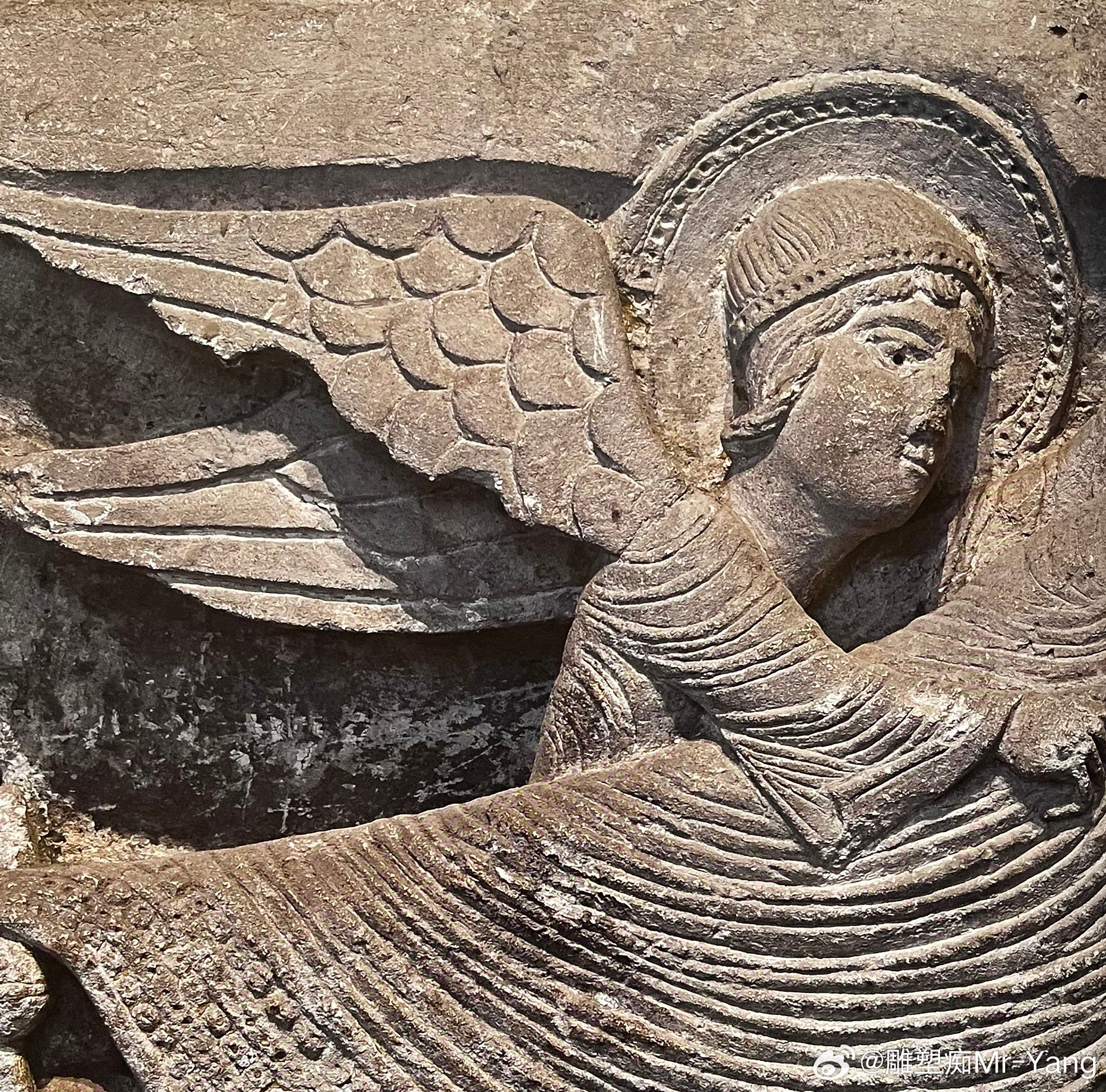 # 罗马式时期艺术  ROMANESQUE # 欧坦的叙事性柱头在西方，雕塑在教