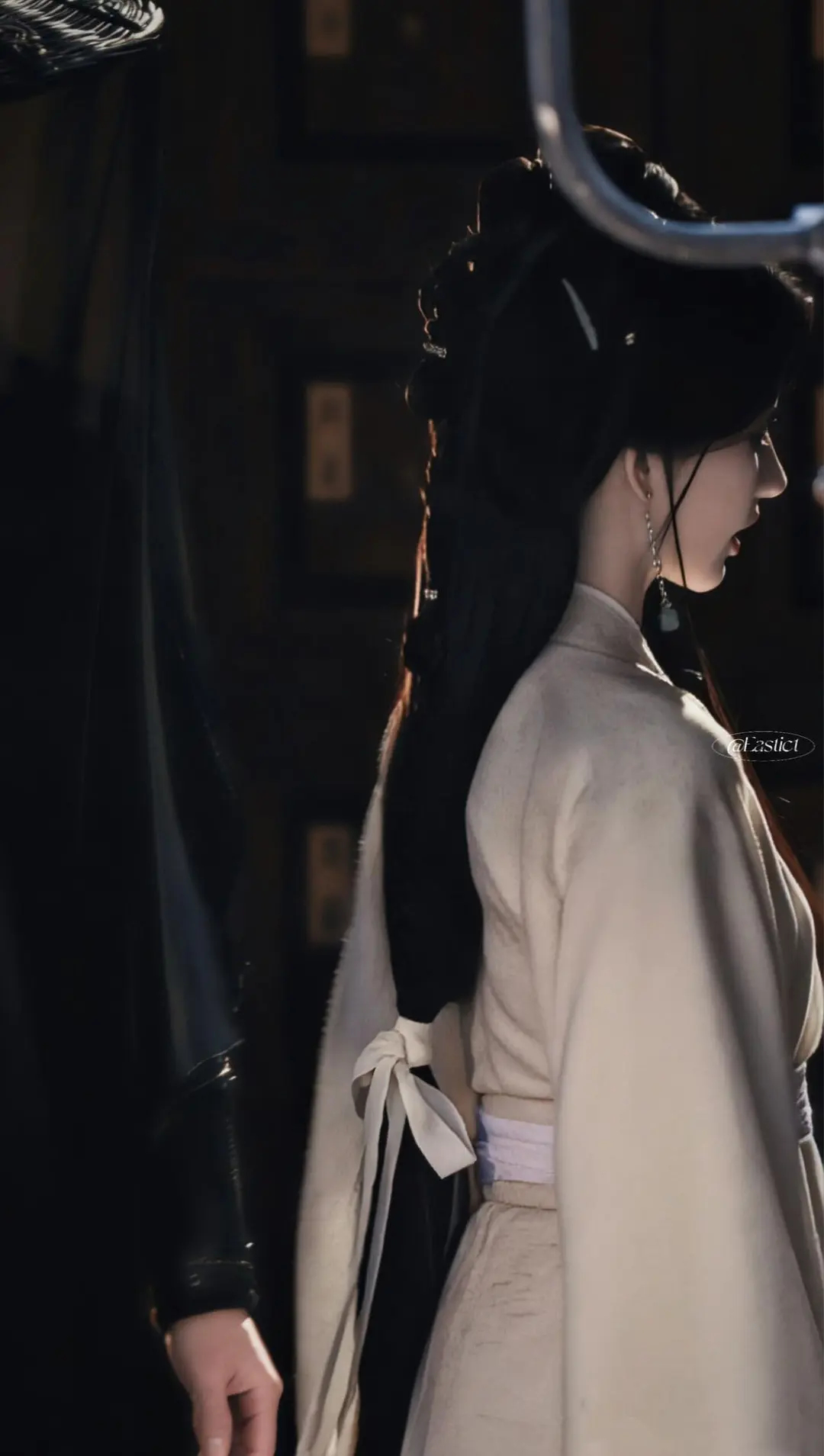 刘些宁古装这么美 没人带吗 