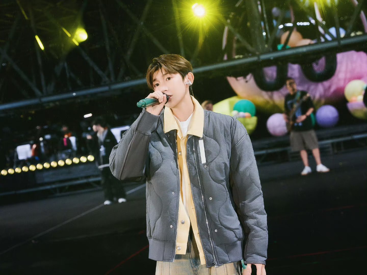 王源宜昌站彩排照王源宜昌演唱会彩排照王源宜昌站彩排照，期待今晚生日场 ​​​