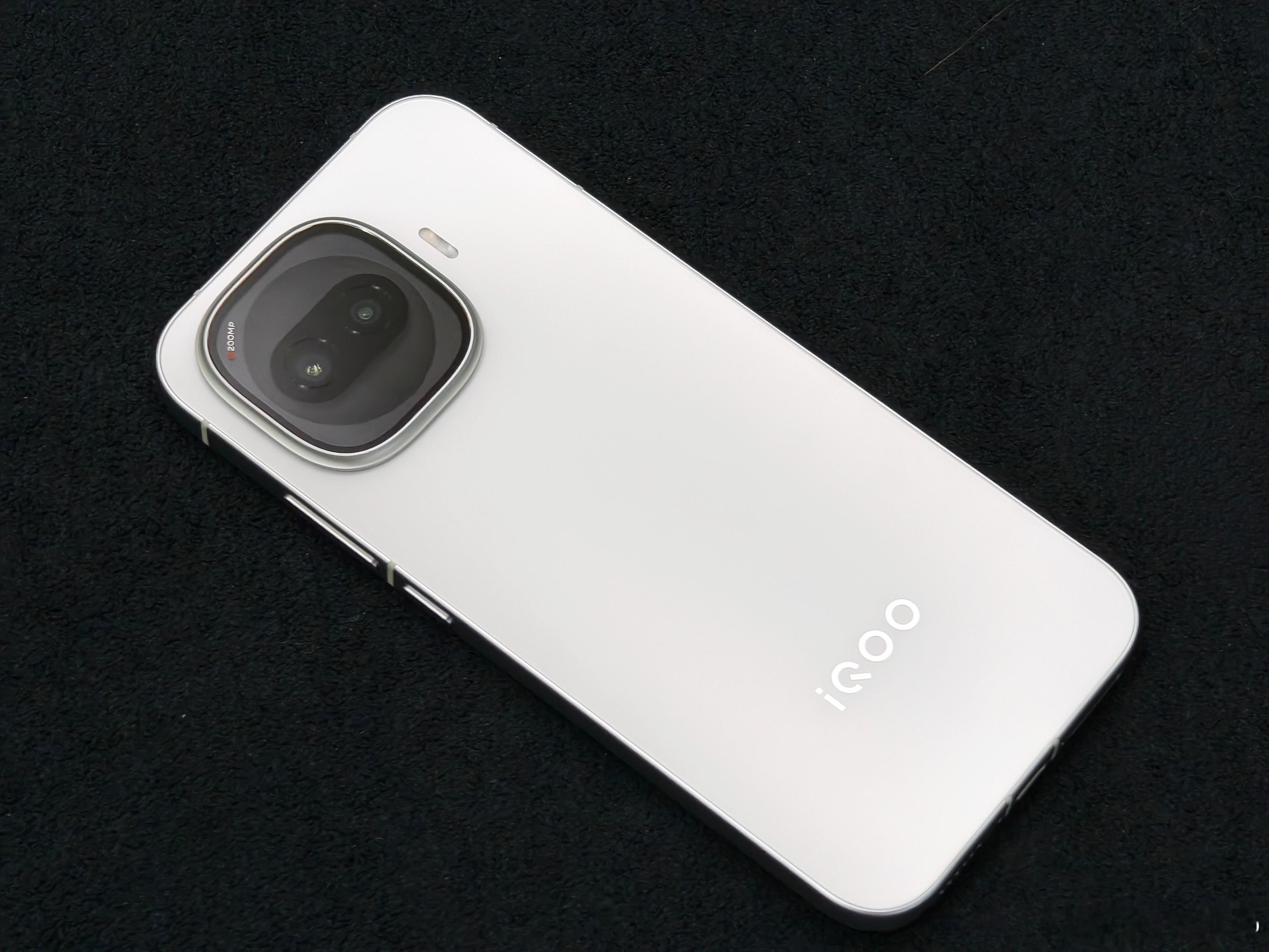 iQOO Z11 Turbo来了！这个Deco有点东西，有人喜欢吗？ 深圳