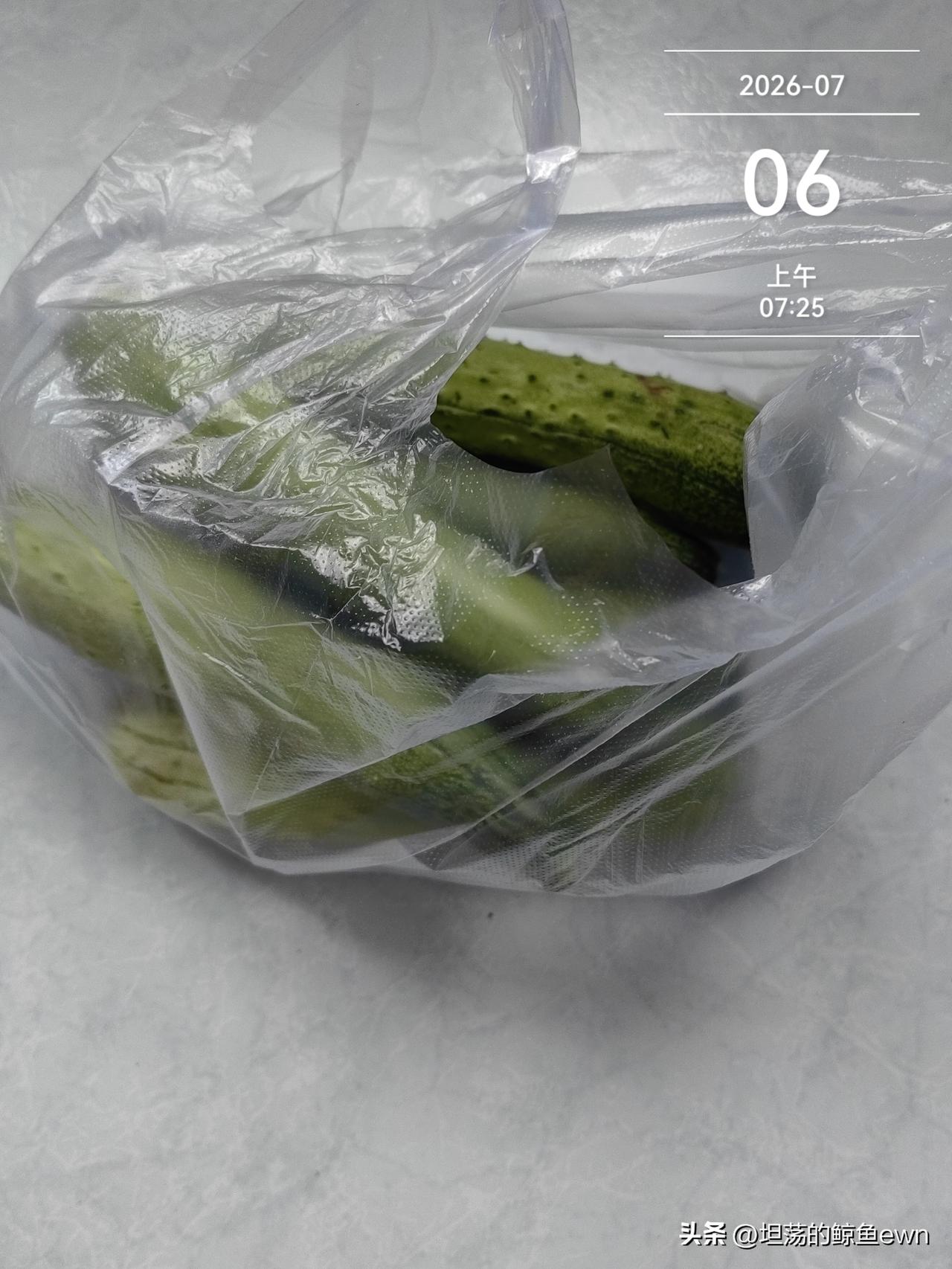 坐标吉林市，2026年7月7日早晨06：31分，两个退休老头在吉林市的早市买到了