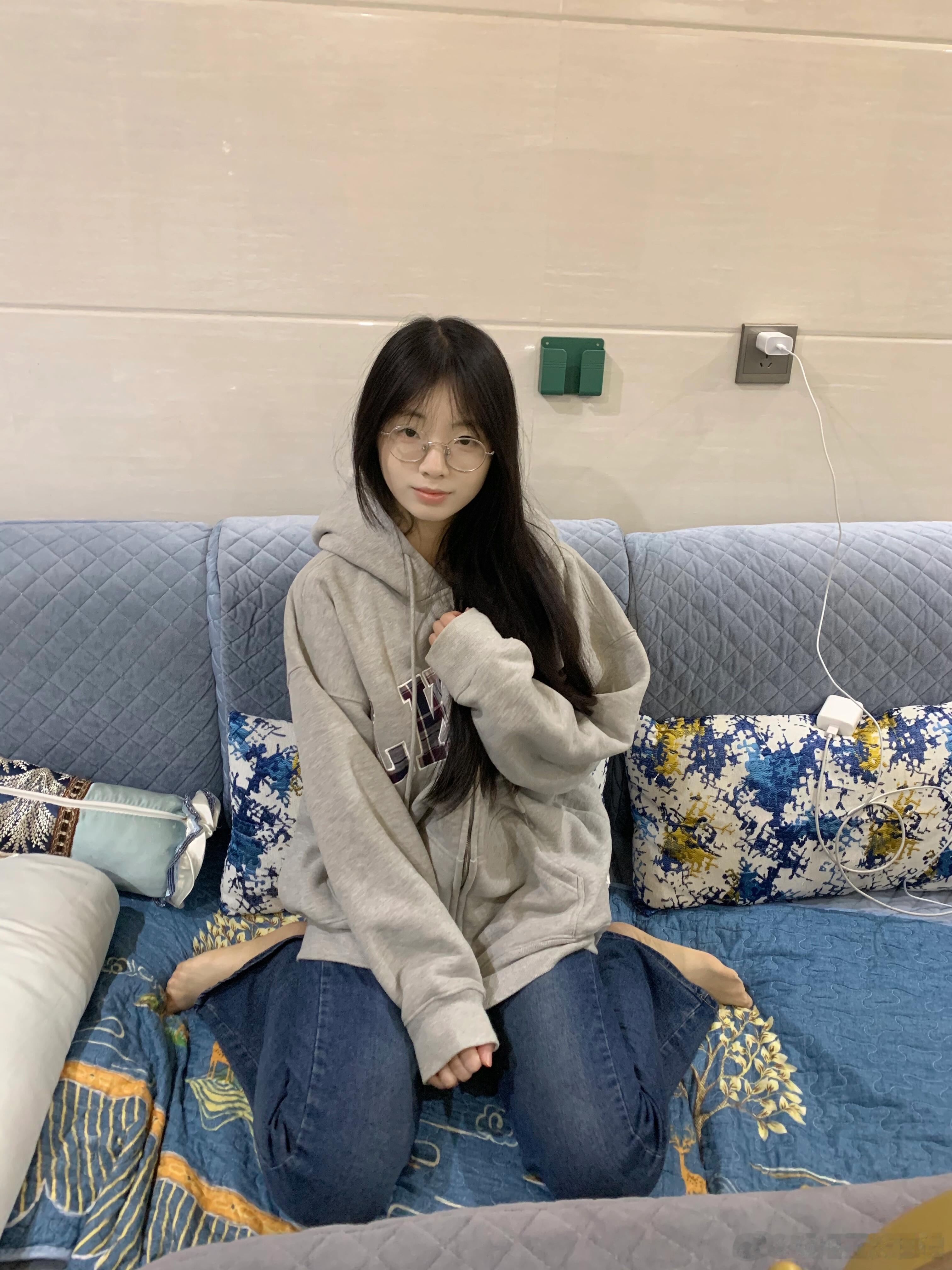 约拍 青涩的样子美女绘梦长廊