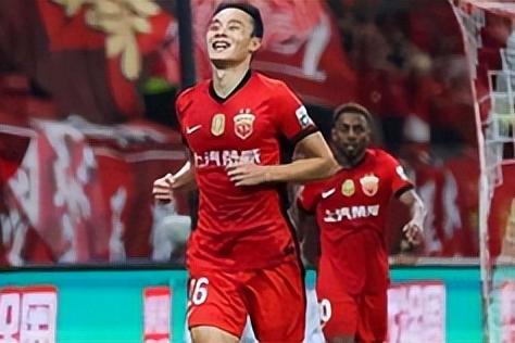 上海海港暂时站上联赛榜首，能在榜首站多长时间？现在还不好说。

上海海港打响联赛