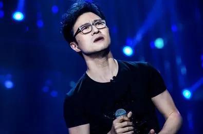 优秀的音乐创作人是孤独的

为什么汪峰的新作不再引人关注，为什么再也出现不了像《