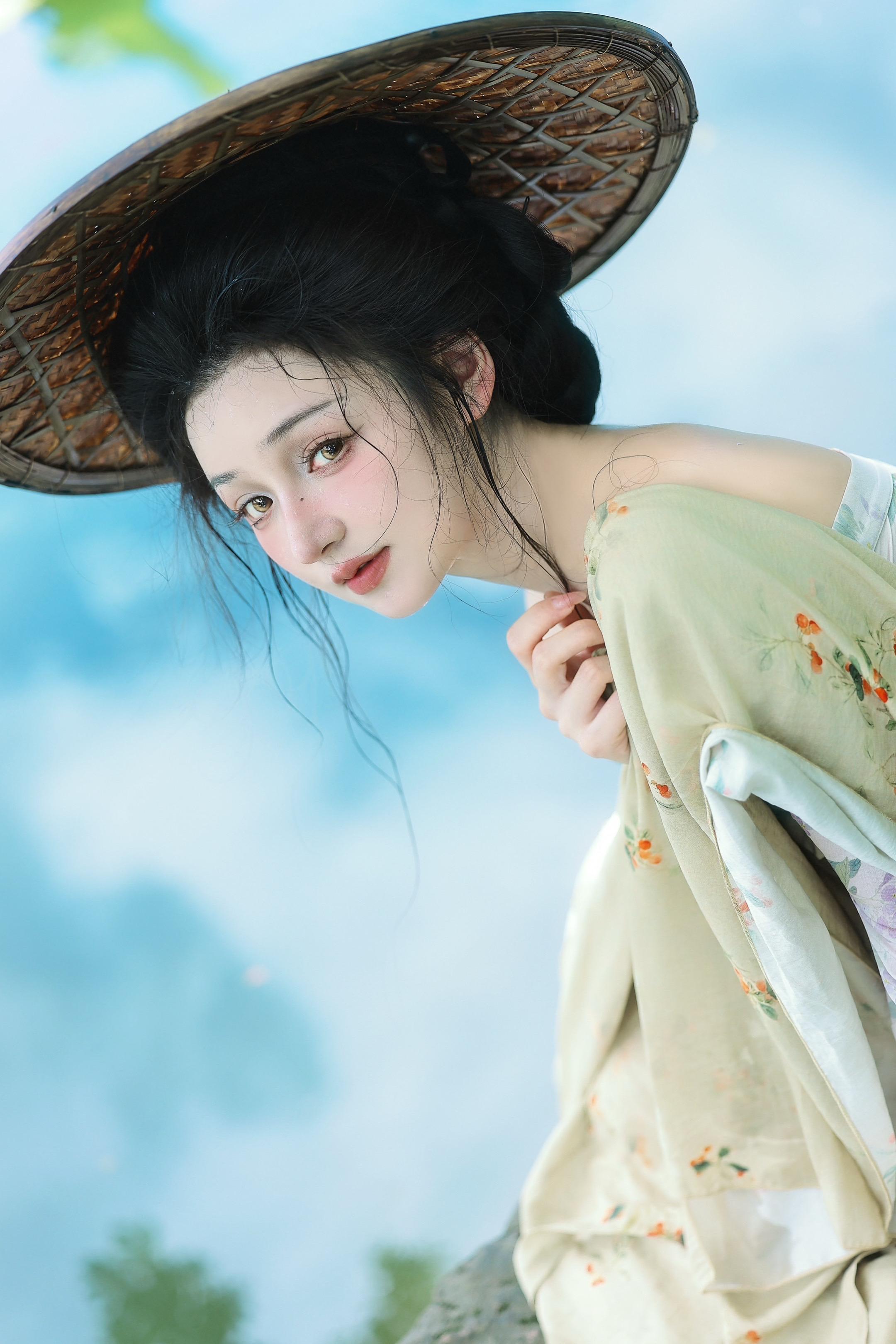 山有扶苏，隰有荷华。摄/后：我 汉服美人图鉴