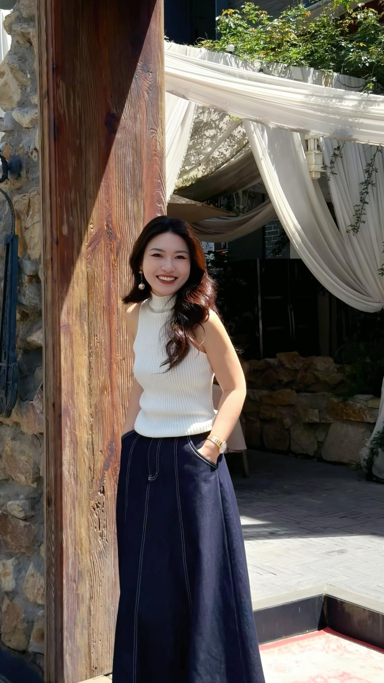 为什么有的人天天秀恩爱，分分合合闹得人尽皆知，最后还是散了？
而那些看起来平淡、