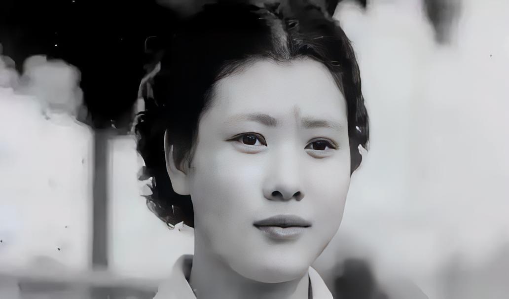 汪精卫死讯刚传开，原配还在南京哭天抢地，他最得宠的情人，却已经揣着早就捞足的金条