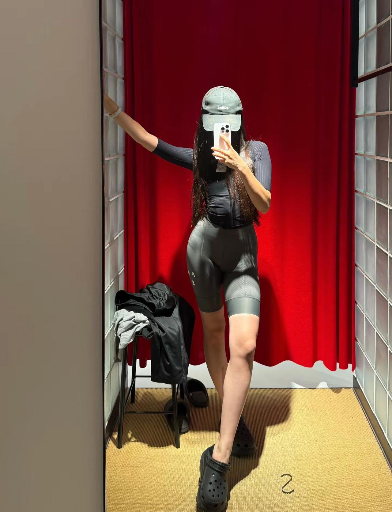 黑色真的很普通吗🤔 三选一 在线等家人们！对镜fitcheck 骑行ootd 