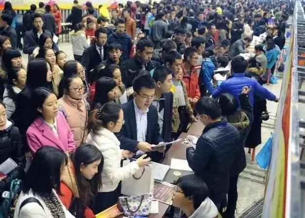 2020年，我国男性比女性多3500万，到了2026年，男女比令人意外
2020