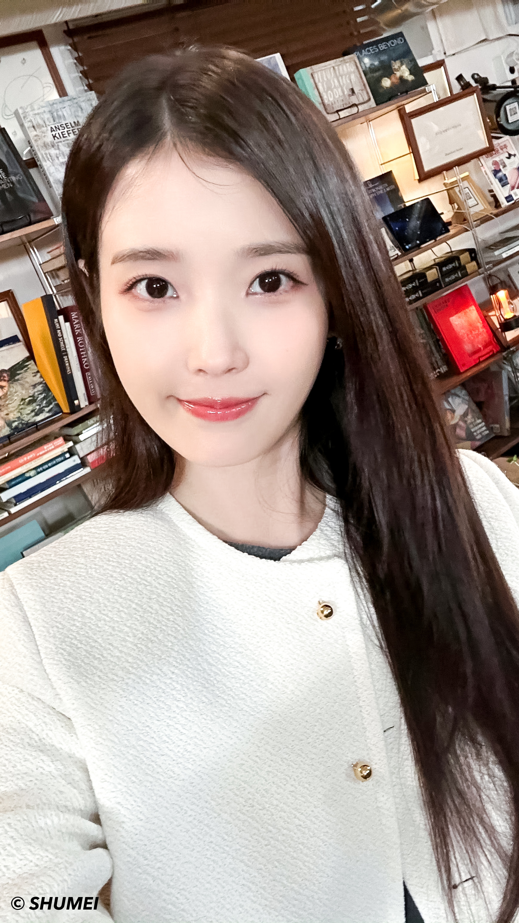 IU[超话]  🎧iu韩国第一女solo 壁纸➕头像自修 | IU ​​​