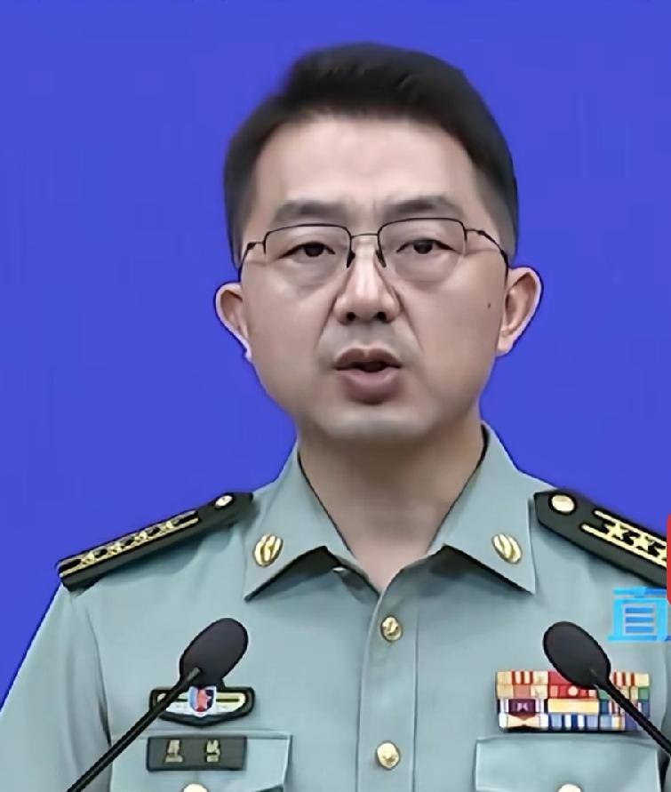 7月18日中东局势再掀巨浪！伊朗直接发射巡航导弹精准打击美军舰艇，霍尔木兹海峡瞬