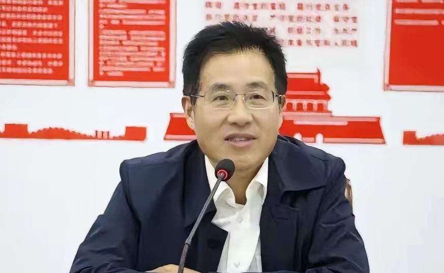 全国模范教师、安徽省特级教师何登保被查

一位曾获全国模范教师殊荣之人东窗事发，