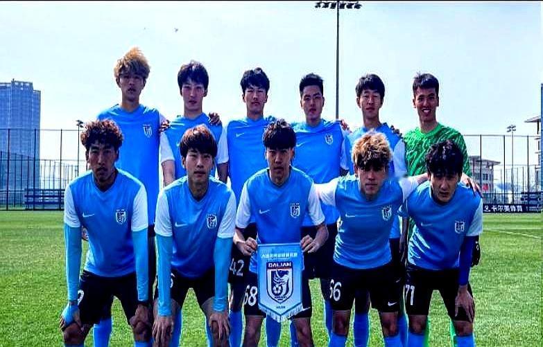 页面顶部的那个期刊标志显示的英文单词是什么？
 

|这篇医学文章的大标题主要是