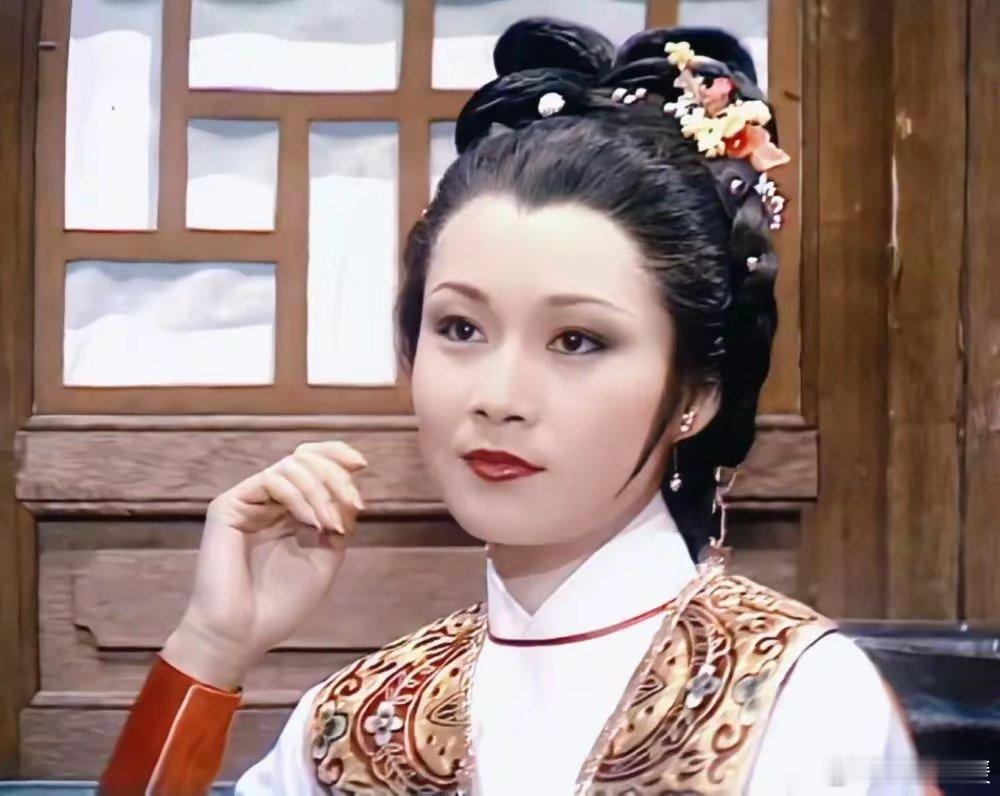 我感觉让欧阳佩珊演王熙凤肯定行 ​​​