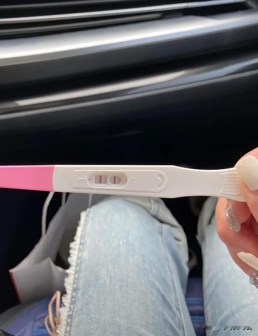 女大学生好慌！才和男朋友没谈多久，还在上学，我该怎么办？