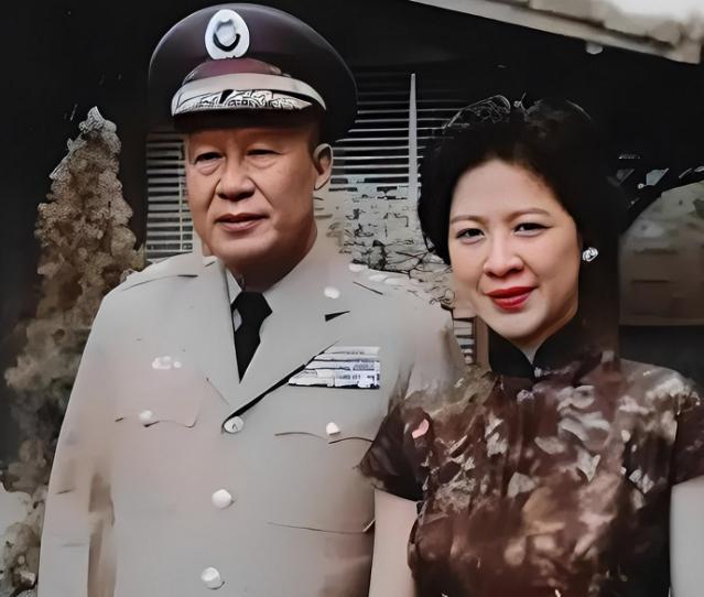 1925年，32岁的白崇禧在桂林娶了22岁的马佩璋。新娘子是出了名的“桂林第一美