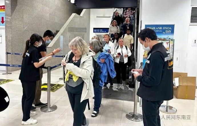 【在泰留学生称戴口罩的人越来越多，有游客亏5000元取消赴泰行程】据新华社1月2
