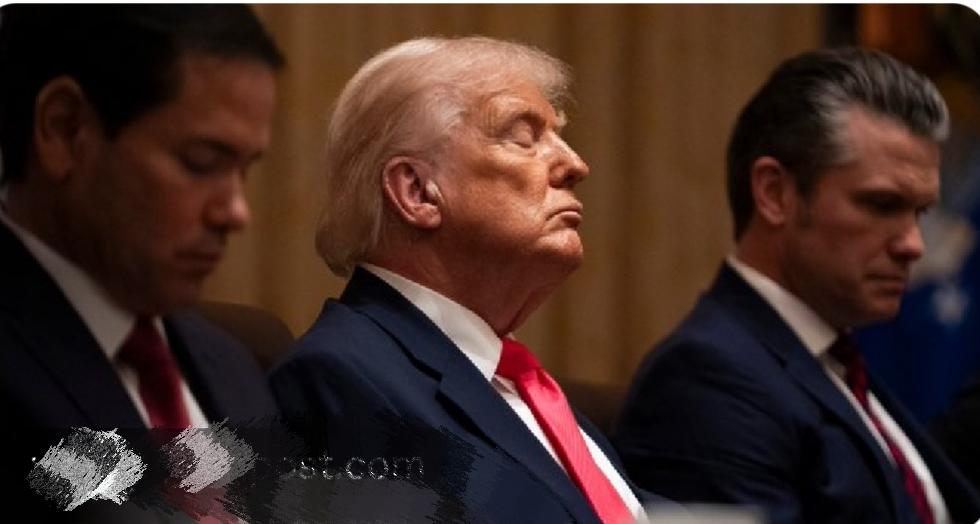 美国左翼媒体报道特朗普不到一个月时间内第二次在内阁会议上瞌睡，并称特朗普难以保持