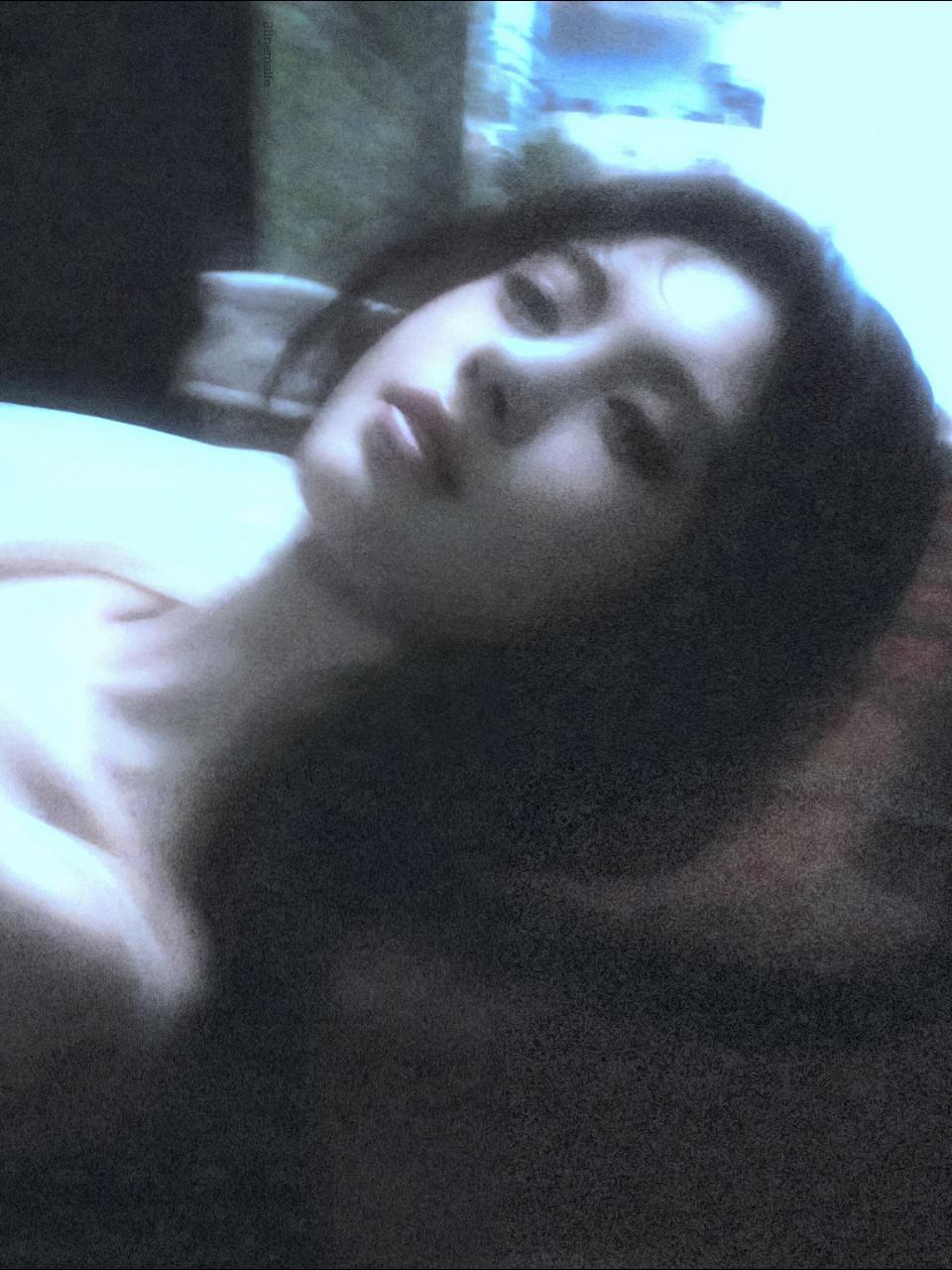 【鞠婧祎】雨水涩味的亲吻图源 21inemoife·鞠婧祎 秋老虎怕了你了 ​​