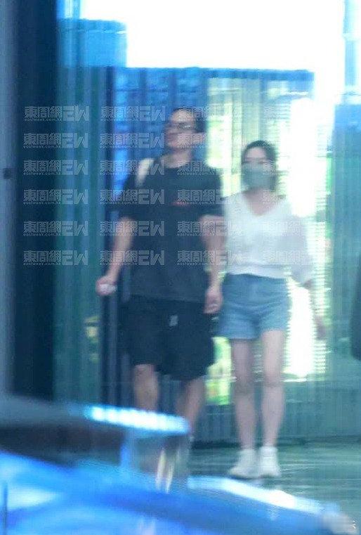欧倩怡新恋情欧倩怡回应新恋情 据港媒，郭晋安前妻欧倩怡日前被拍与一名身形高大的秃