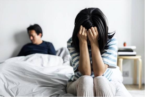 情感专家说：“不要和熟人发生关系，局面很容易失控。无论是同学，同事，朋友还是邻居
