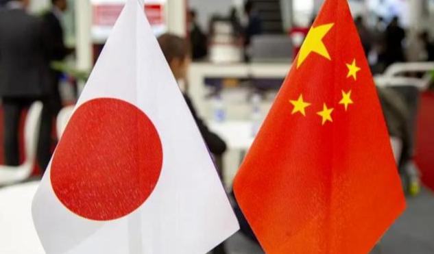 经济制裁的“软刀子”，已经割不动日本这块“硬石头”了！高市早苗敢顶着压力搞21万