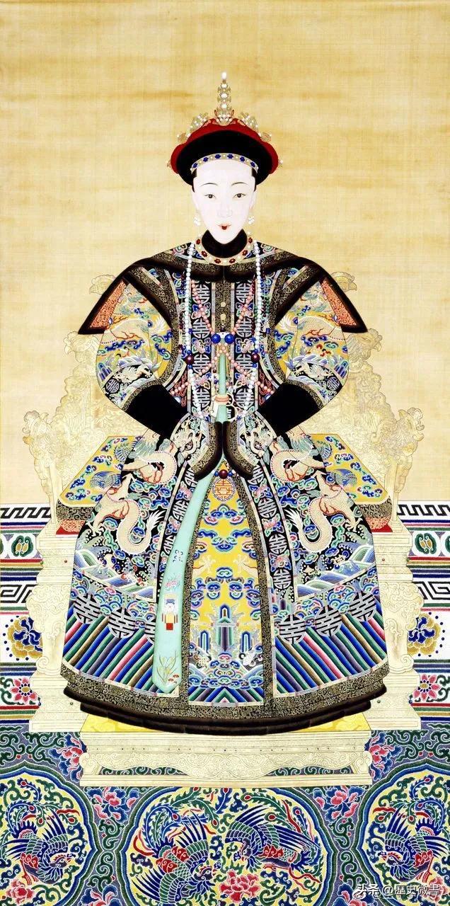 郑亲王府飞出的两只凤凰：咸丰帝原配孝德显皇后，萨克达氏，父：富泰，母：郑亲王乌尔