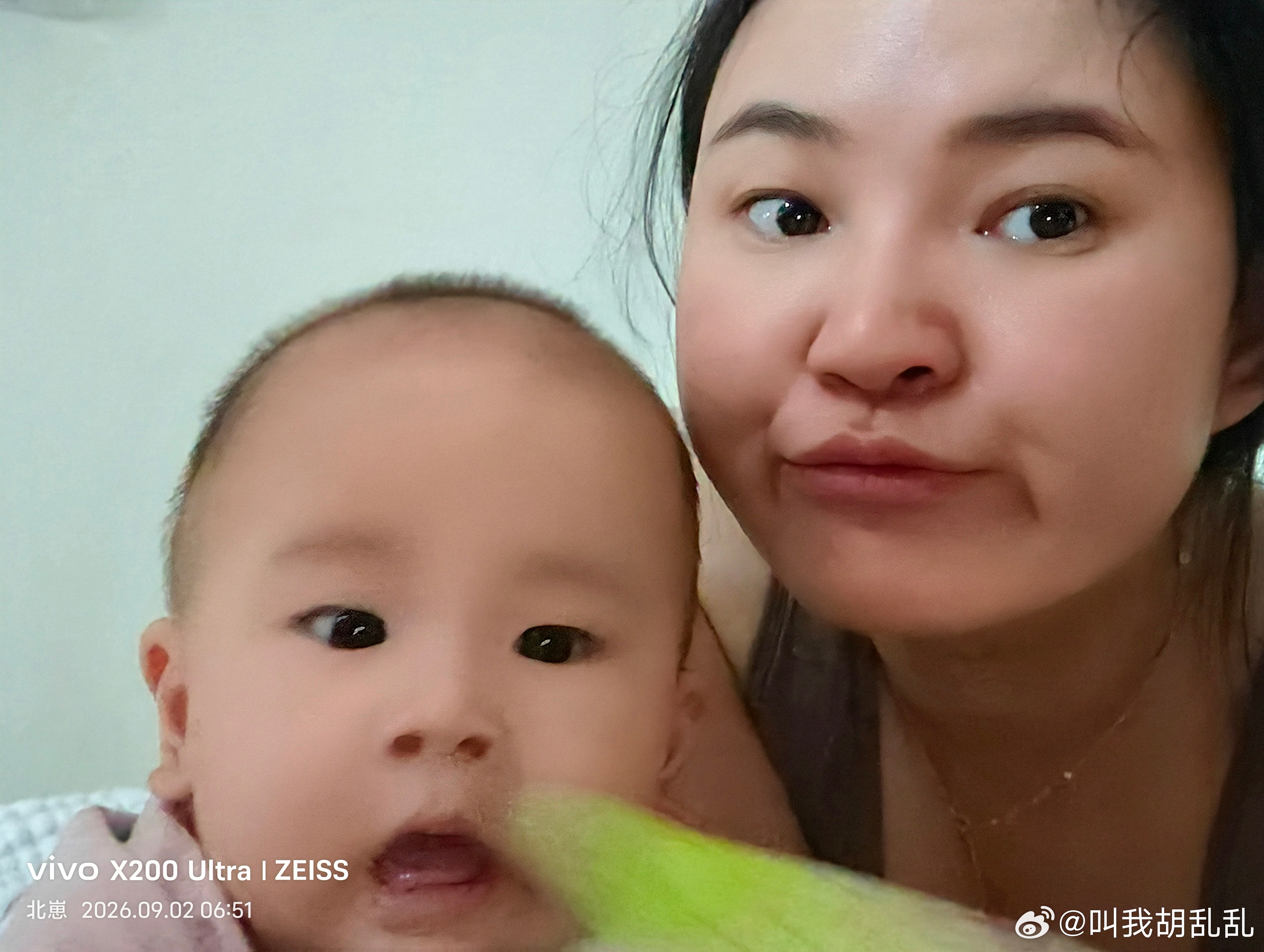 早上五六点就不睡的北崽和妈妈的腻歪时间[来抱抱] ​​​