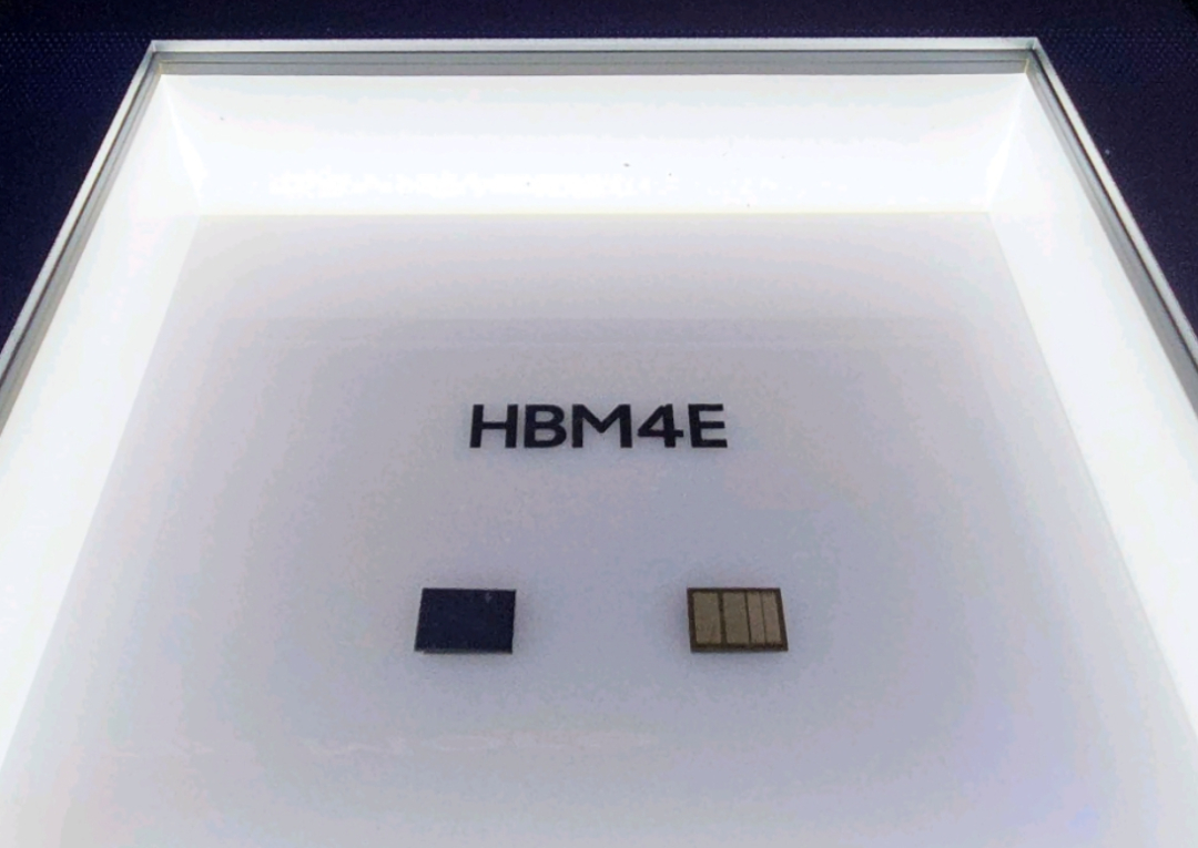 【#三星豪掷5000亿押注AI芯片#】在周四披露的一份监管文件中，韩国三星电子宣