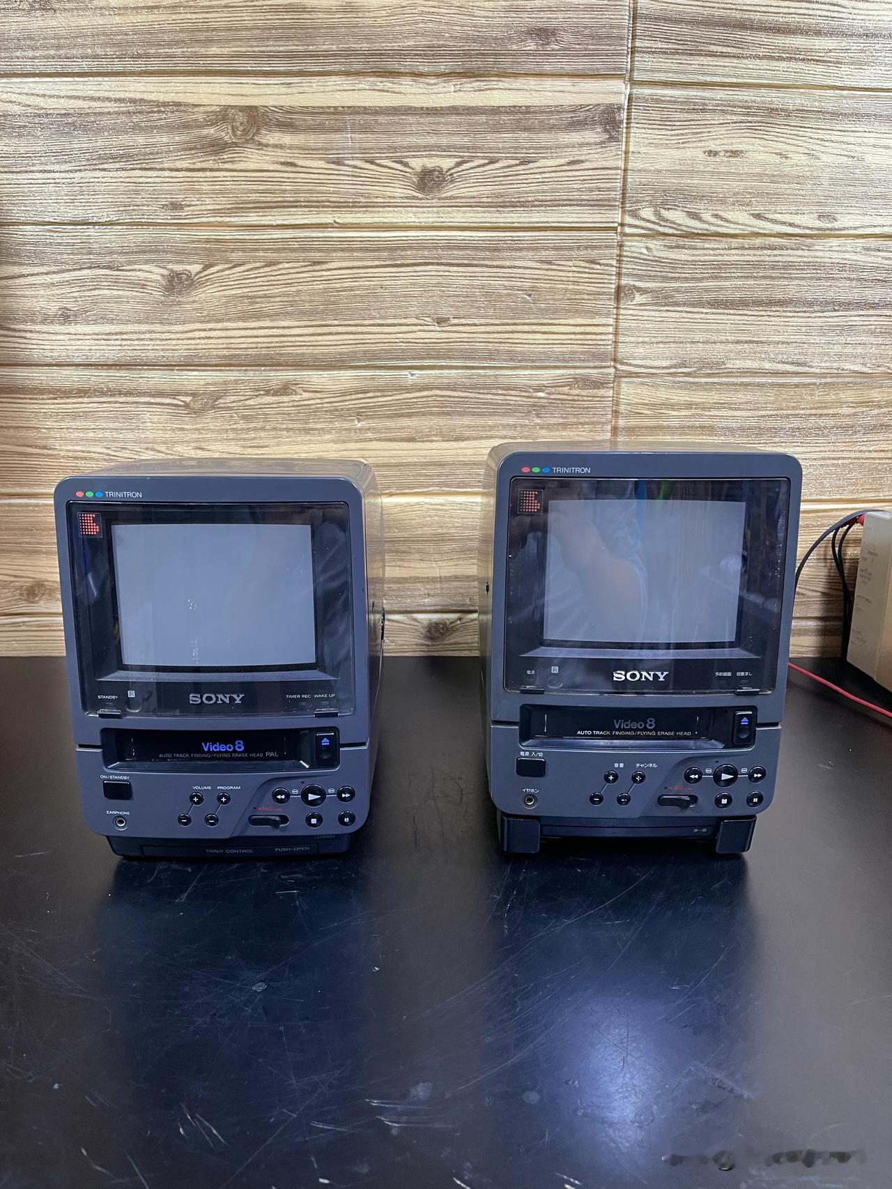 Sony，1988年，6寸特丽珑Hi8磁带一体机，当年家电领域的绝对王者，已同步
