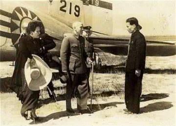 蒋介石晚年曾言：“我之所以会失去江山，罪魁祸首只有一个人。”自1949年败逃台湾