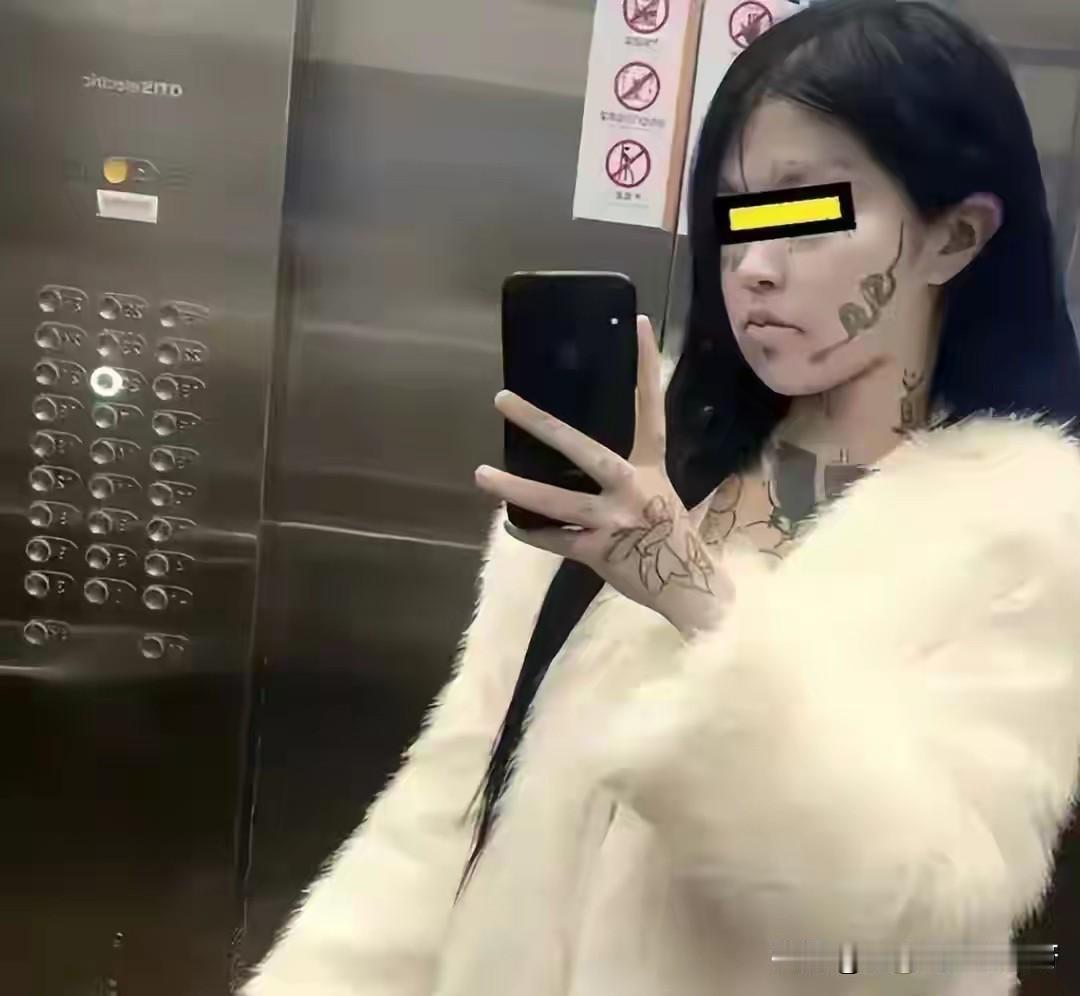 你认同纹身吗？纹身 

脸上丶脖子上丶手背上暴露的地方纹身太张扬，你有纹身的权利