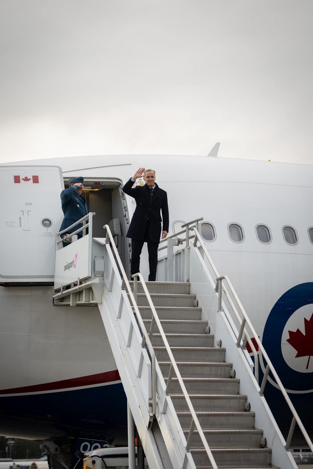 新闻快讯——马克·卡尼：我正前往北京。
中国是我们的第二大贸易伙伴，也是世界第二