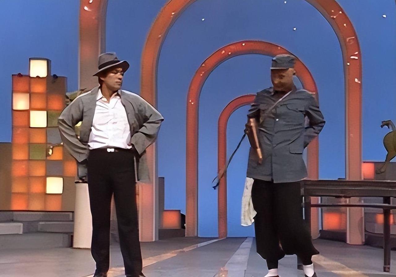 【女子同事群八卦领导私生活被开除】
八卦可以，别大声说出来。
媒体报道，刘女士是