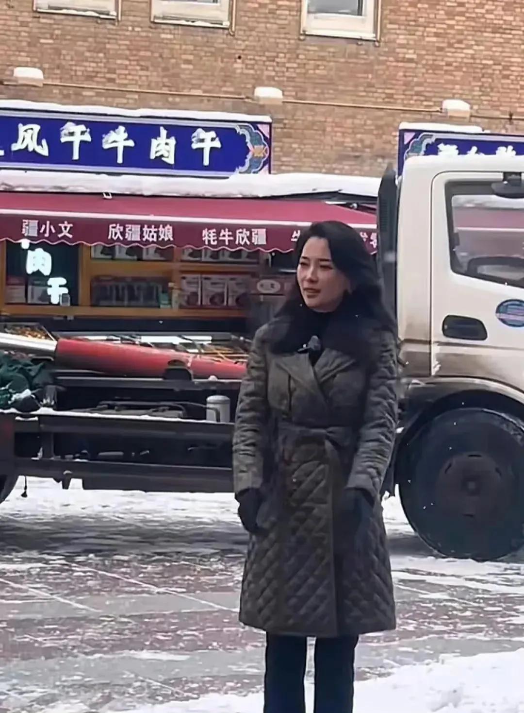 汪峰严选——森林北，在寒风中瑟瑟发抖，虽然穿着棉衣，但身材还是可以的，自从跟了皮