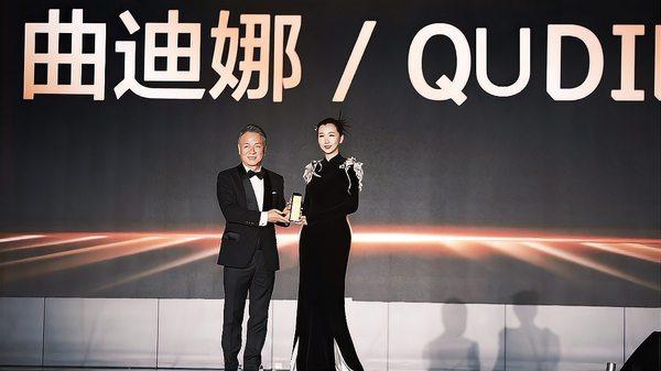 2025年10月25日至31日，中国模特曲迪娜在韩国举办的第20届亚洲模特盛典中