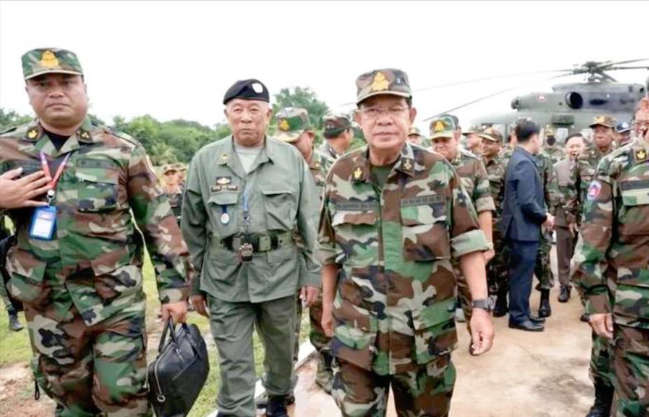 在全世界的军队里，柬埔寨王家军的情况绝对算特殊，总兵力大概在10到13万人之间，