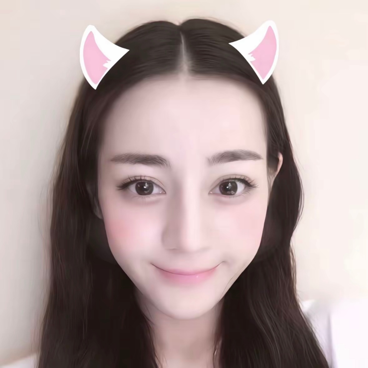 我发现用这个头像的巴粉攻击力都好强，已经看见好几个顶着这个萌萌头像的女孩在各大评