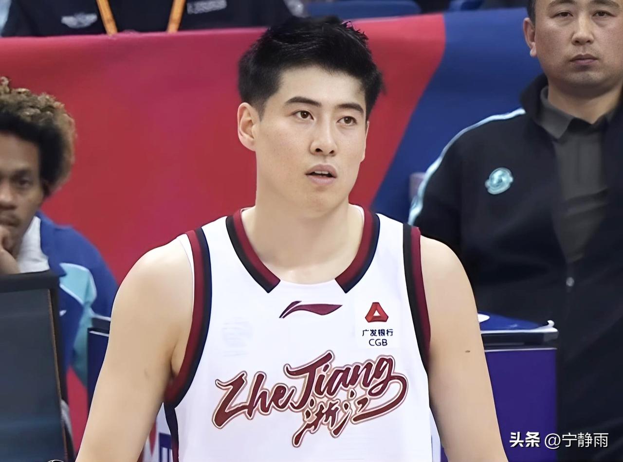 前八强全部赢球，CBA后半程强弱分明；国家队后卫线集体爆发，赵睿、程帅澎连续20