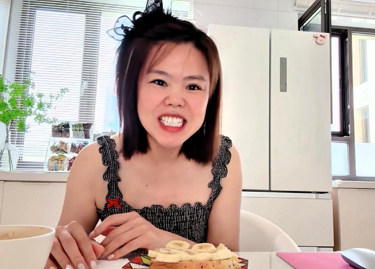 苦茶丹丹香，我有强迫症，衣服不能有褶子！
伙伴们，三点就起来了，睡不着了！（睡眠