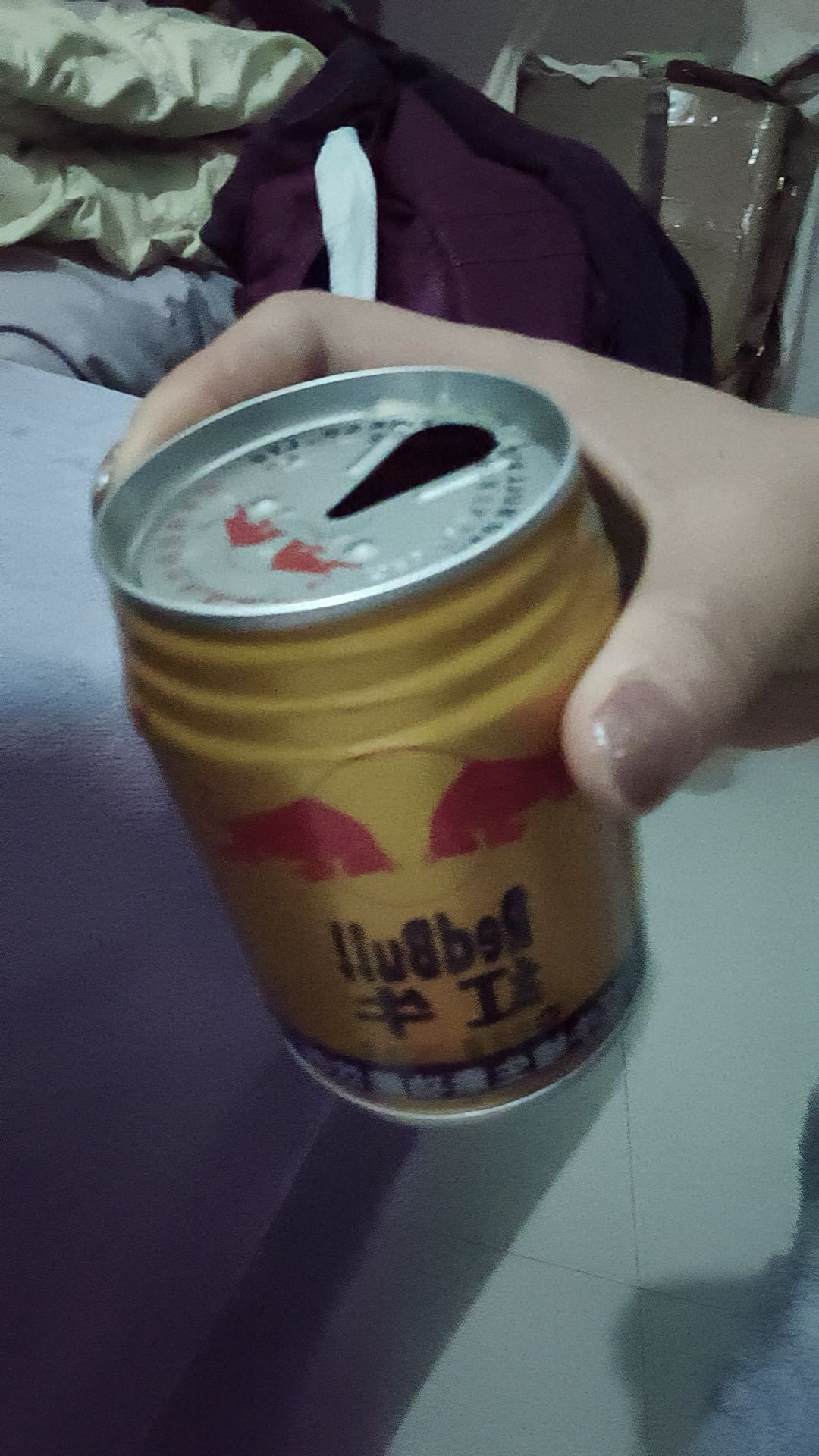 这世界太闹腾了，让安静的人有点傻