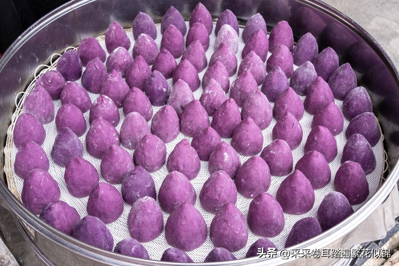我们在自驾游时能走国道就尽量不走高速，并且喜欢在国道上看看路过的村子或乡镇当地人