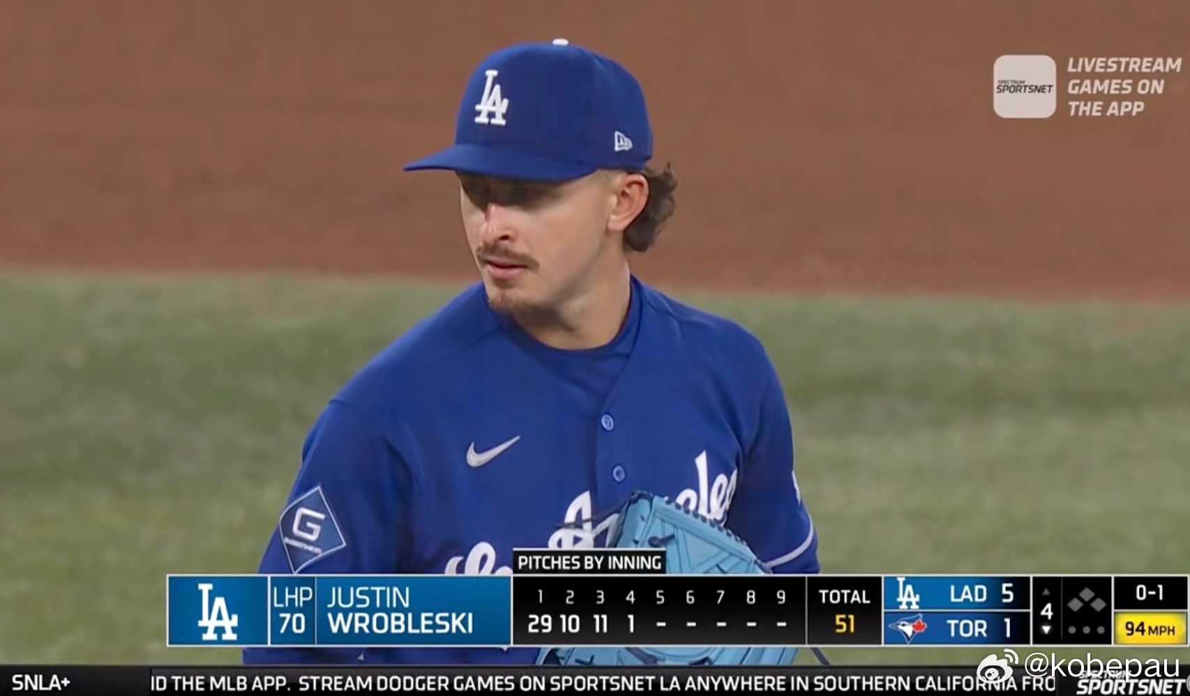 小萝卜配上道奇这身蓝色队服真是帅啊，今天发挥也相当不错了。 