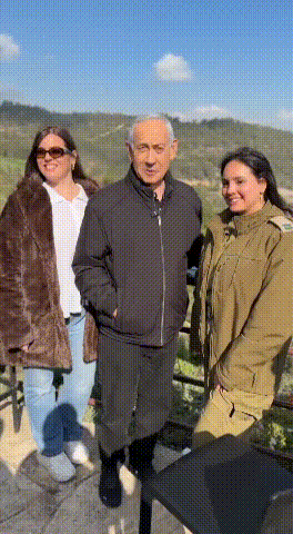 内塔尼亚胡自证“活着”：视频诡异频出越描越黑！

2026年3月16日的消息显示