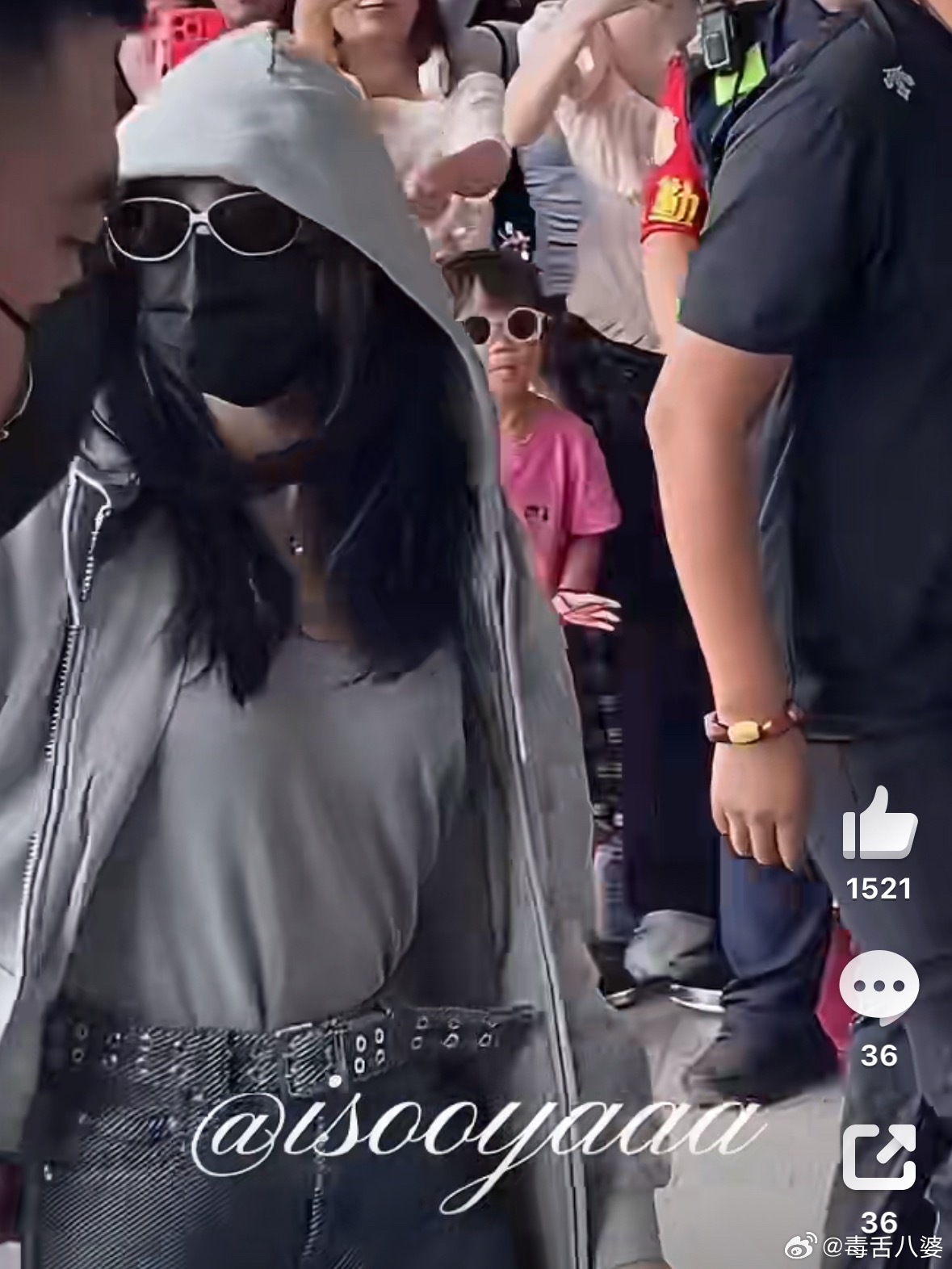 迪丽热巴白皮体育生钰珑看物料是真的练出来了，那个腿部肌肉线条一看就不是化妆化的，
