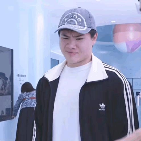 你好，你被猪嫌弃了🤨梁伟铿