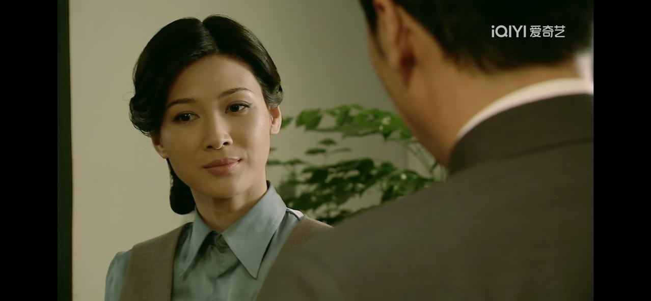 《断刺》唐栋出了个难题，让李赫将王三星救活，背后的人可得小心啦。

王三星死了，