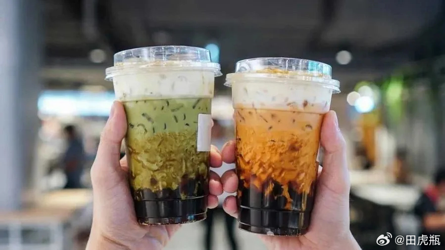 小伙囤低糖奶茶喝出牛奶血 为什么会得急性胰腺炎？简单说，高血脂把胰腺的“下水道”